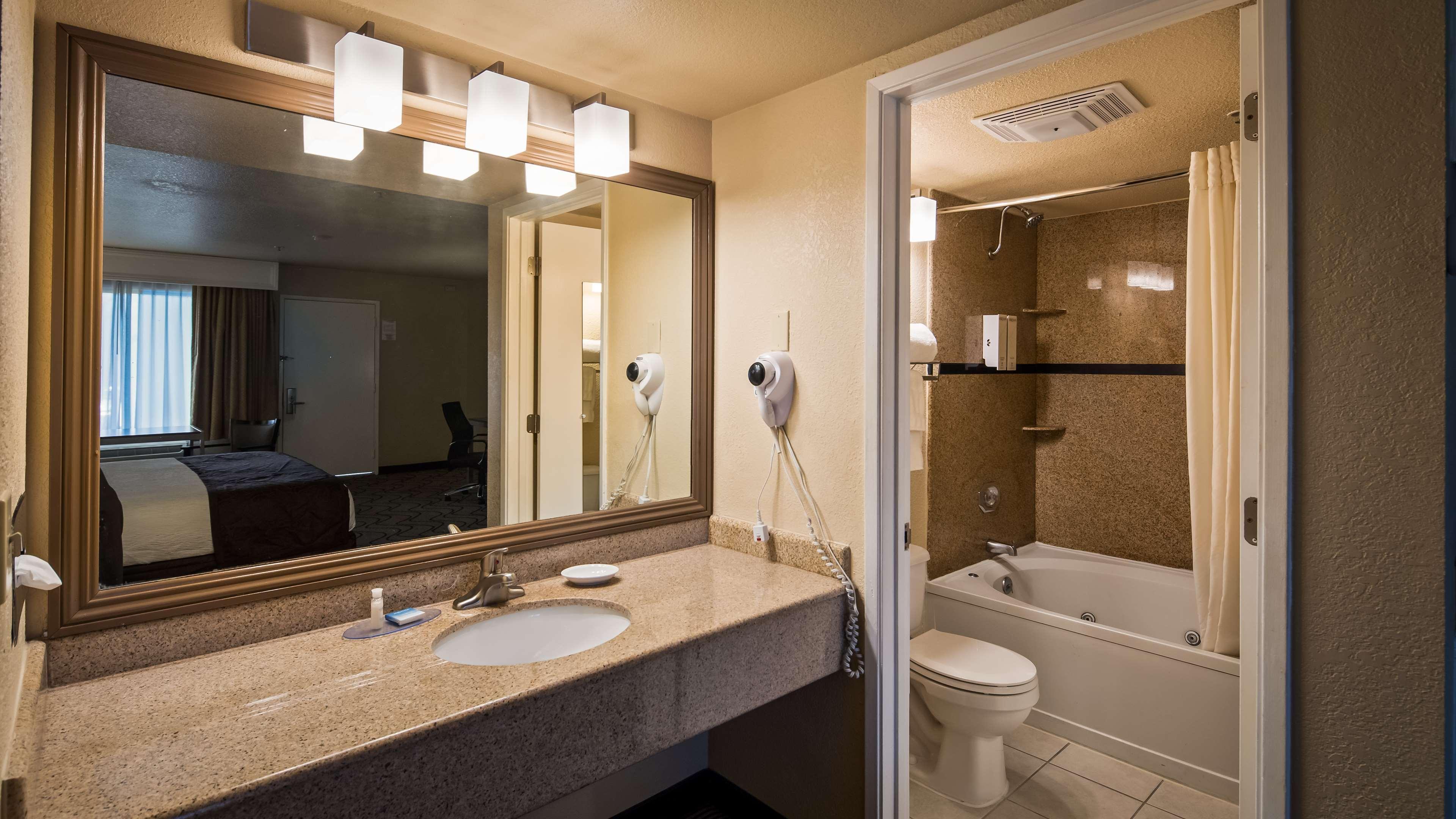 Best Western Heritage Inn Concord Bagian luar foto