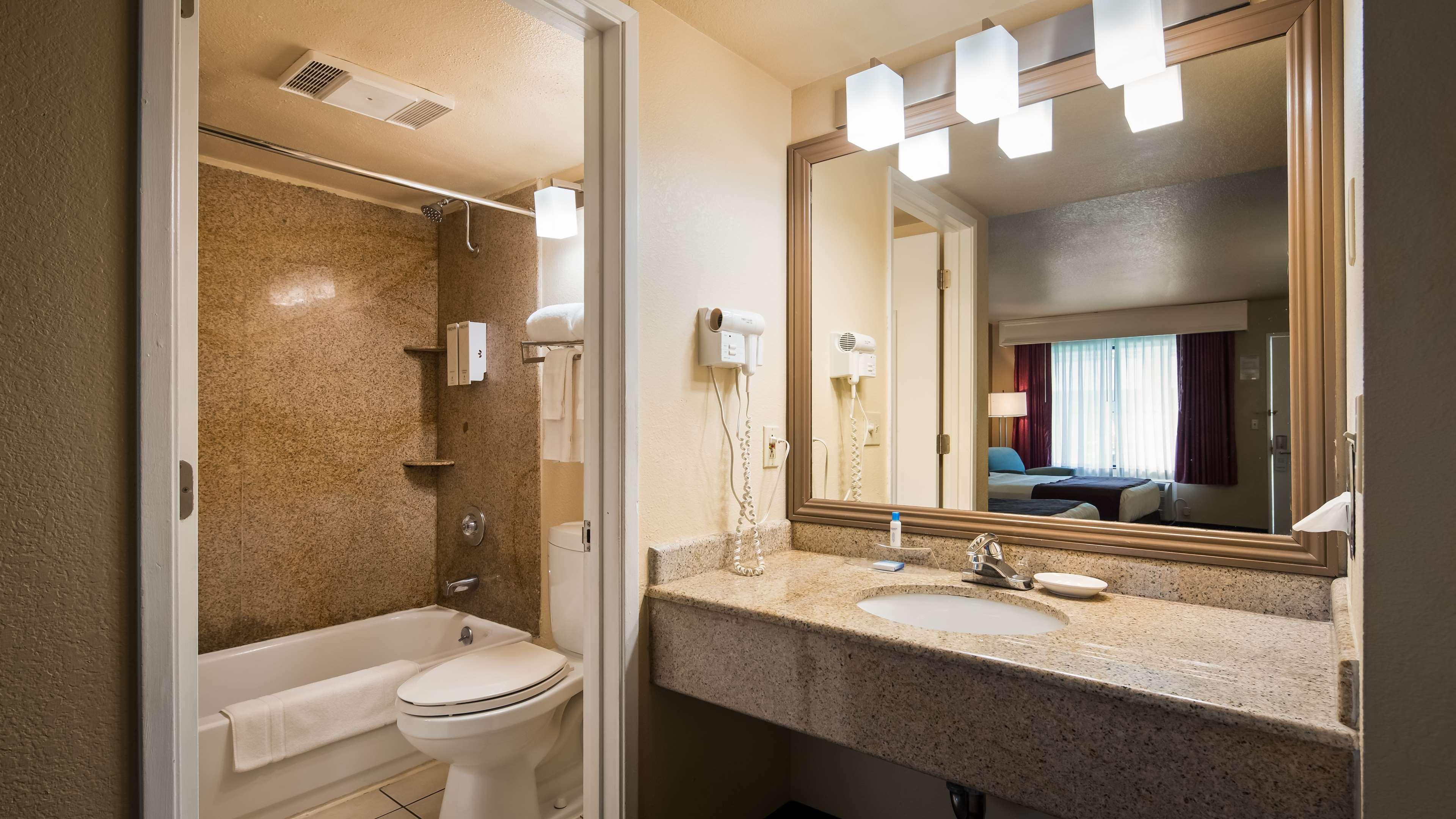 Best Western Heritage Inn Concord Bagian luar foto